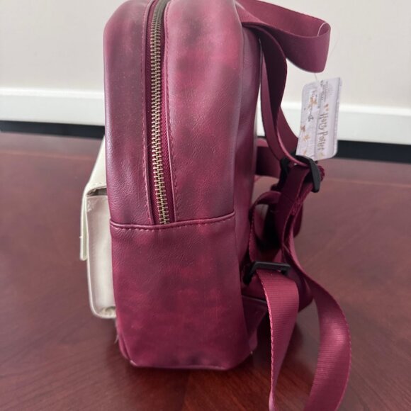 New Bioworld Harry Potter Burgundy Envelope Mini Backpack - Picture 5 of 8